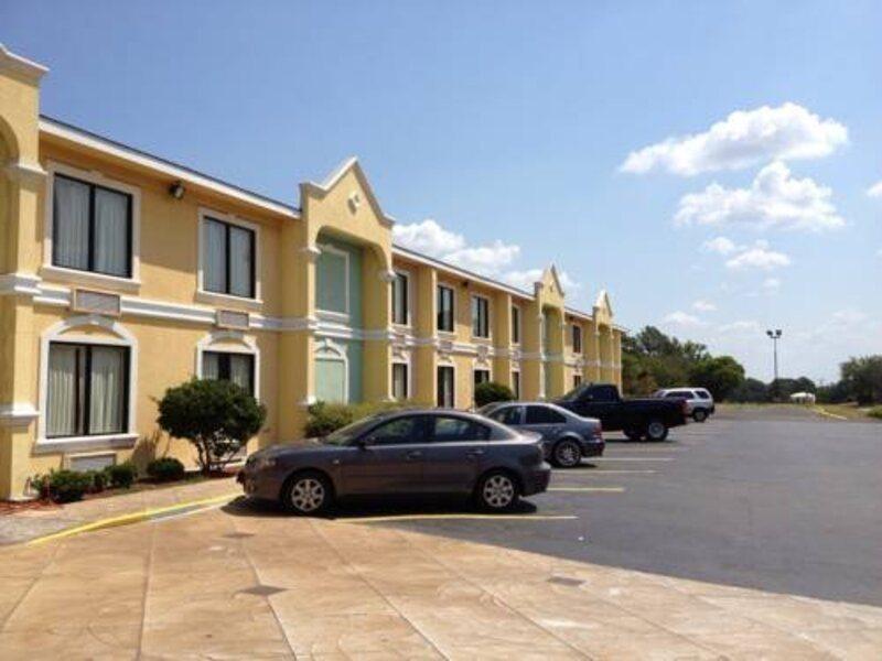 טיילר Rose City Inn & Suites מראה חיצוני תמונה