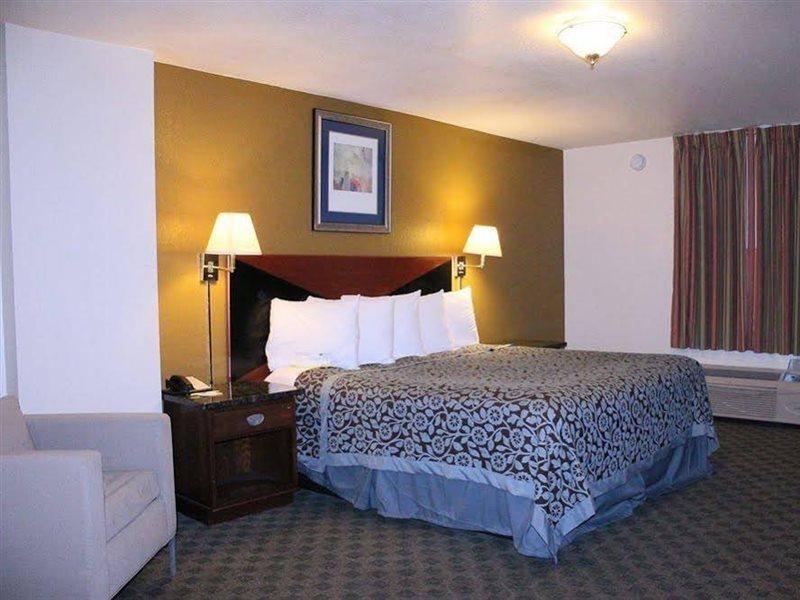 טיילר Rose City Inn & Suites מראה חיצוני תמונה