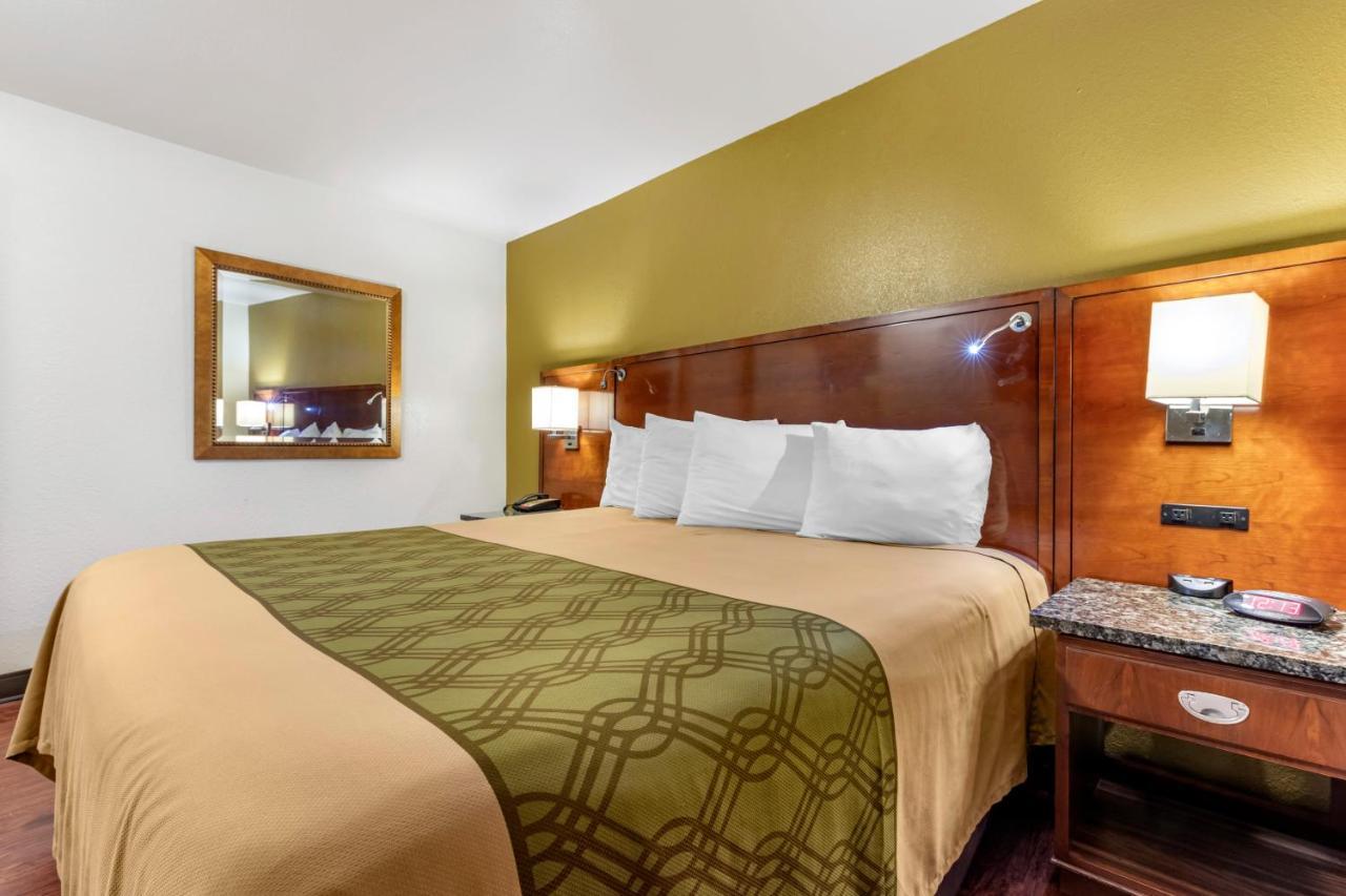 טיילר Rose City Inn & Suites מראה חיצוני תמונה