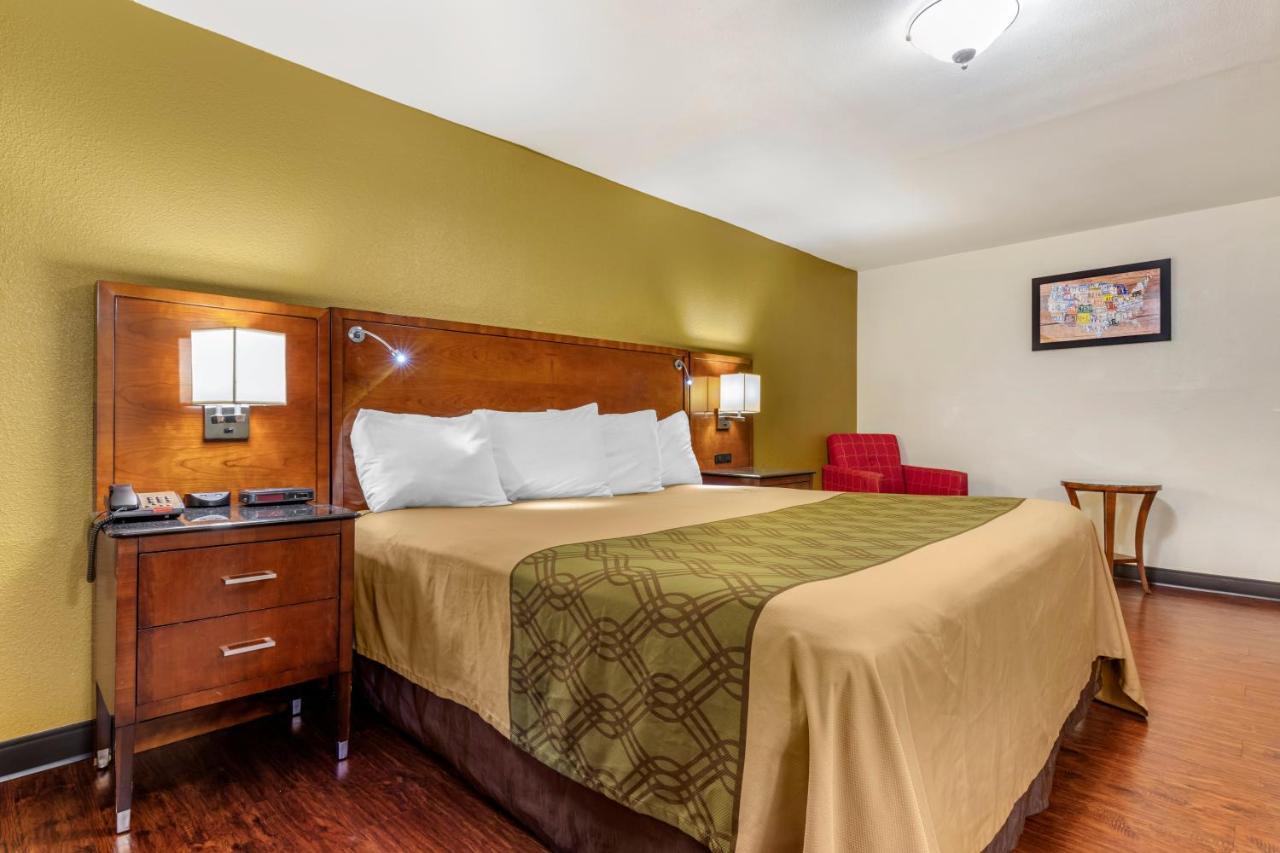 טיילר Rose City Inn & Suites מראה חיצוני תמונה