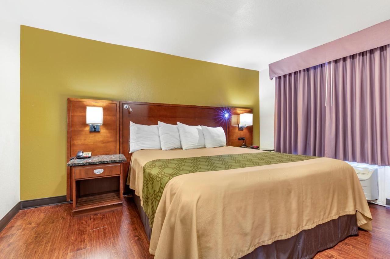 טיילר Rose City Inn & Suites מראה חיצוני תמונה