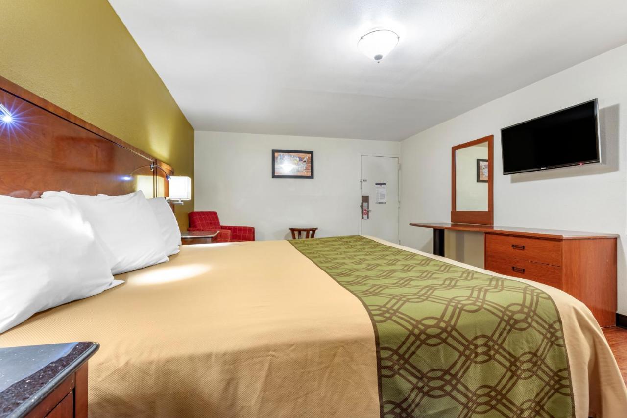 טיילר Rose City Inn & Suites מראה חיצוני תמונה