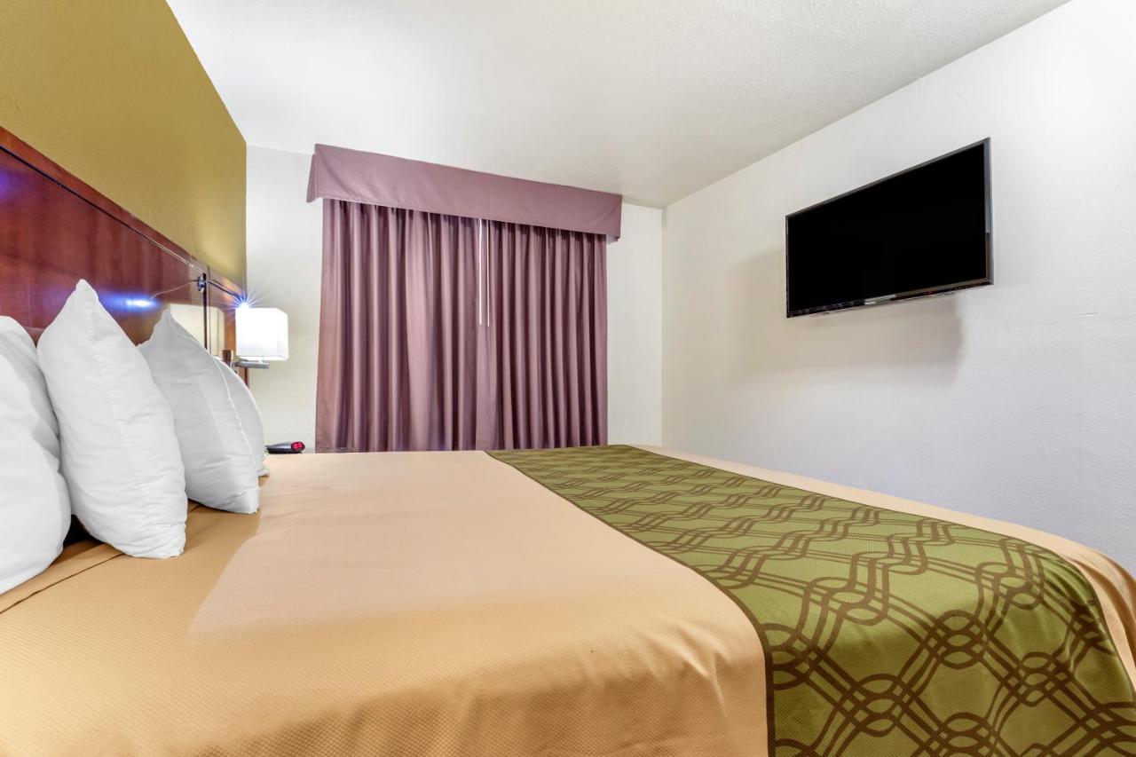 טיילר Rose City Inn & Suites מראה חיצוני תמונה